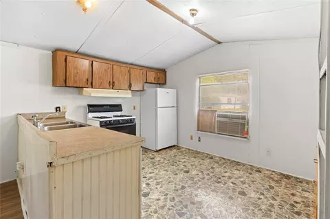 Kitchen - 370 Lakeside Cir, Trinity, TX 75862 photo 1 of 1
