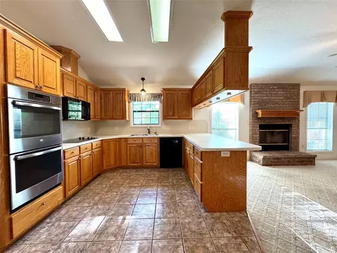 Kitchen - 20 Shallow Spgs, Trinity, TX 75862 photo 3 of 6