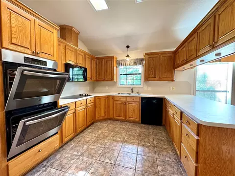 Kitchen - 20 Shallow Spgs, Trinity, TX 75862 photo 6 of 6