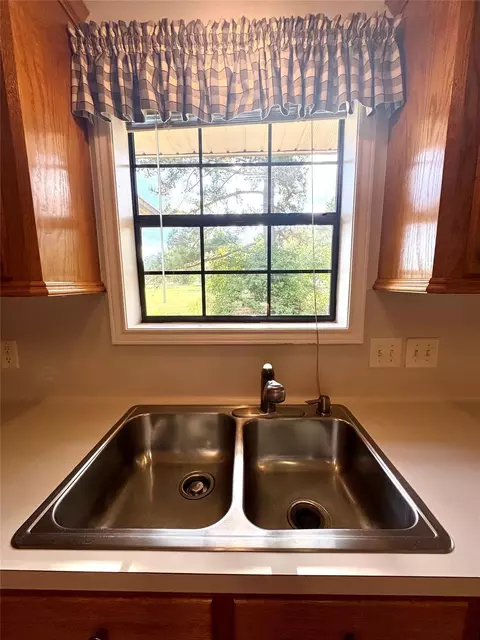 Kitchen - 20 Shallow Spgs, Trinity, TX 75862 photo 4 of 6