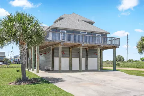 4007 Mutiny Ct, Galveston, TX 77554