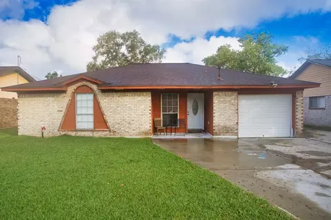 709 E Murray St, Angleton, TX 77515 photo 1
