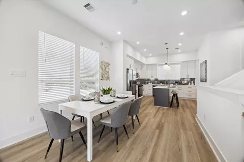 5616 Camino Encantado Dr, Houston, TX 77091