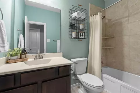 Bath - 4480 Lone Alcove Dr, Spring, TX 77386 photo 3 of 3