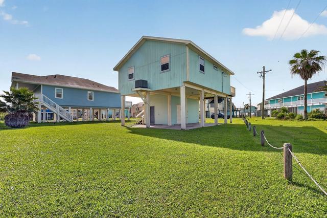 3259 Pirates Cv, Crystal Beach, TX 77650