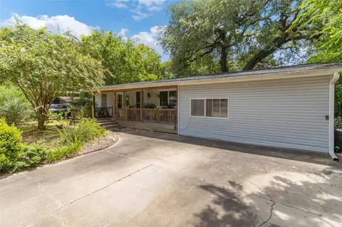 104 Camellia St, Lake Jackson, TX 77566