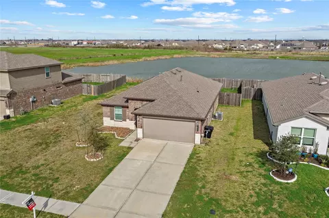 14531 Sweetwater Dr, Baytown, TX 77523