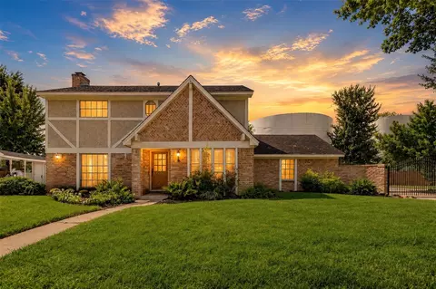 12715 Big Stone Dr, Houston, TX 77066