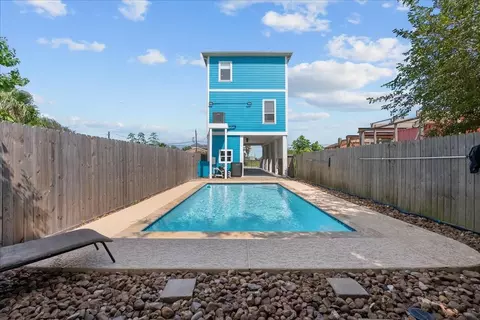 1012 22nd Street St #D, Dickinson, TX 77539