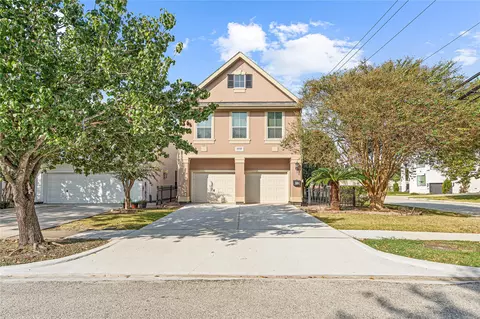 112 White Dr, Bellaire, TX 77401