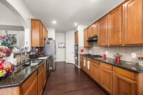 Kitchen - 927 Spring Source Pl, Spring, TX 77373 photo 1 of 2
