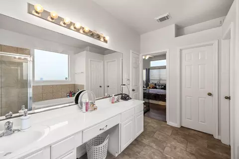 Bath - 927 Spring Source Pl, Spring, TX 77373 photo 1 of 3