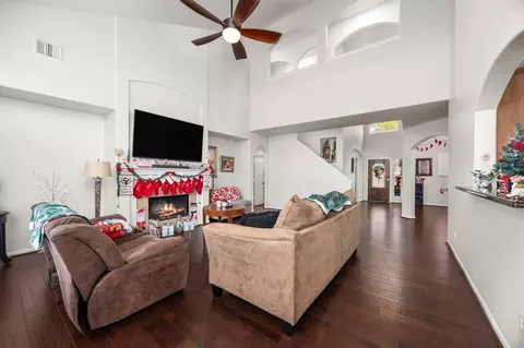 Entry Way - 927 Spring Source Pl, Spring, TX 77373 photo 5 of 10