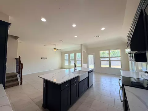 Kitchen - 920 Arvada Dr, Leander, TX 78641 photo 4 of 5
