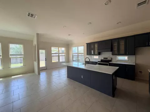 Kitchen - 920 Arvada Dr, Leander, TX 78641 photo 3 of 5