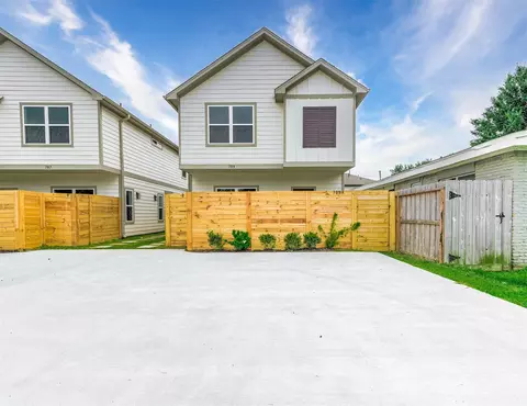 789 Fortune St #A-B, Houston, TX 77088