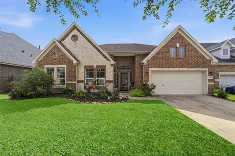 4329 S Meridian Greens Dr, Dickinson, TX 77539