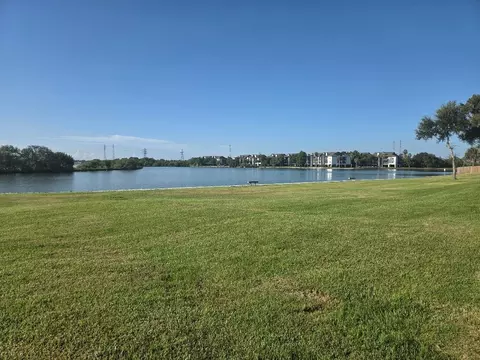 18800 Egret Bay Blvd #1009, Houston, TX 77058