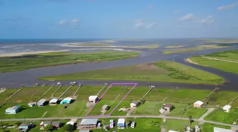 2252 County Road 201, Sargent, TX 77414