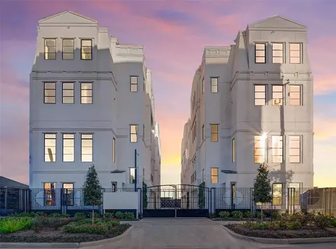 4515 Graustark St, Houston, TX 77006