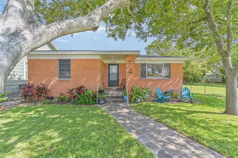 4328 Avenue S 12, Galveston, TX 77550