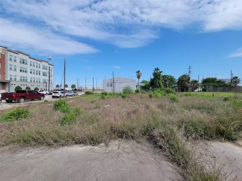 1424 Strand St, Galveston, TX 77550