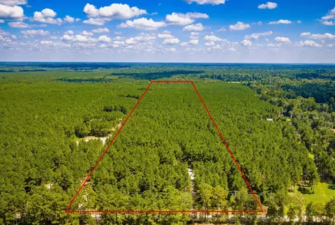 5633 Duff Rd, Livingston, TX 77351