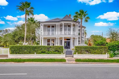 1210 Broadway Avenue J St, Galveston, TX 77550