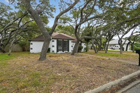 107 Cherry Hls, Rockport, TX 78382