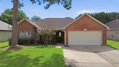 707 Laurel Grove Ln, Pearland, TX 77584