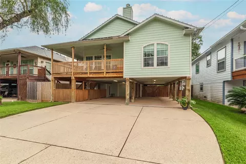 315 West Dr, Kemah, TX 77565