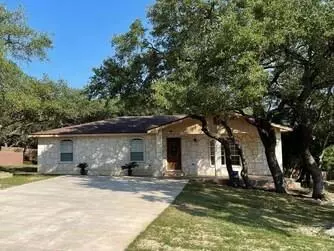 1285 Canyon Bnd, Canyon Lake, TX 78133