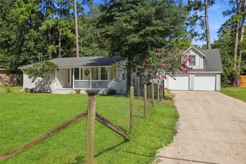 1018 Shawnee Dr, Montgomery, TX 77316