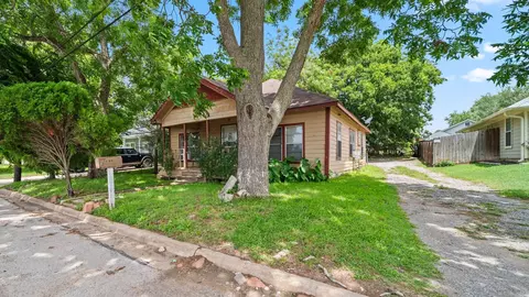 1409 Lauraine St, Brenham, TX 77833