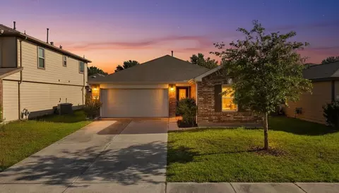 2611 Hawthorn Mill Ln, Houston, TX 77038