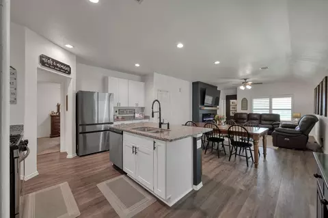 1887 Brushy Cedar Dr, Conroe, TX 77301