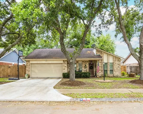3 Columbella St, Bay City, TX 77414
