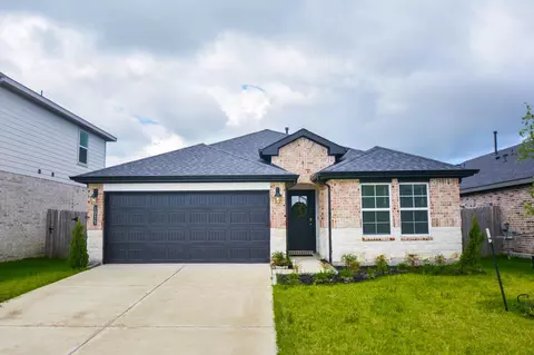 1035 Vista Pointe Dr, Fresno, TX 77545