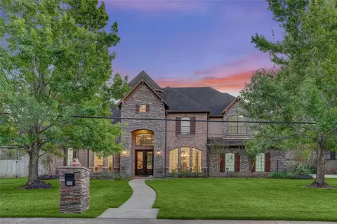 702 Piedmont St, Sugar Land, TX 77478