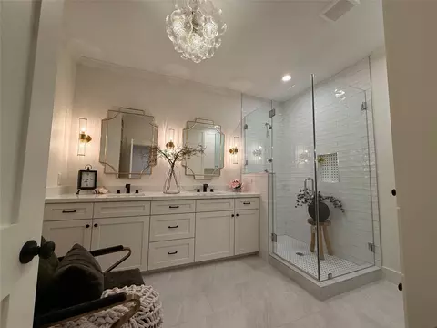 407 Harris Rd, Highlands, TX 77562