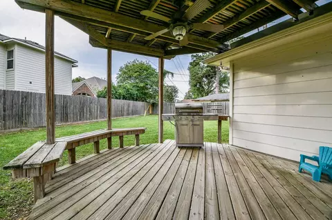 Exterior - 20423 Forest Dr, Spring, TX 77388 photo 6 of 9