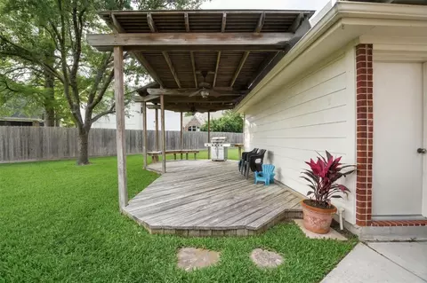 Exterior - 20423 Forest Dr, Spring, TX 77388 photo 5 of 9