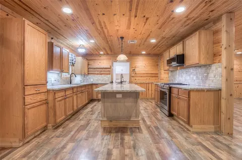 Kitchen - 250 Red Bird Ln, Trinity, TX 75862 photo 2 of 4