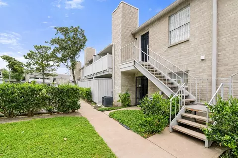 10633 Braes Bend Dr, Houston, TX 77071