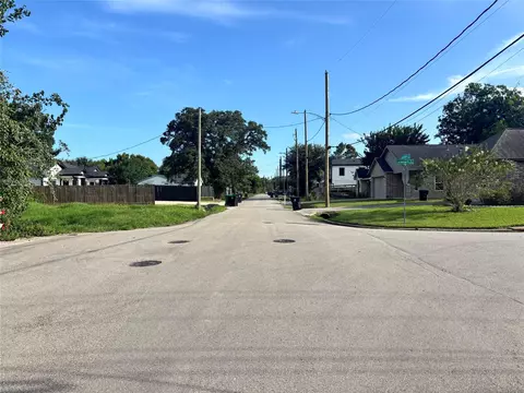 7804 Jester St, Houston, TX 77051