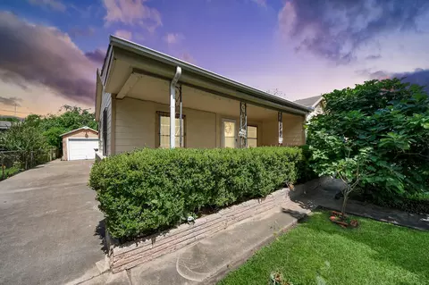 132 Hoffman St, Houston, TX 77020