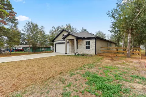 708 Azalea St, Waller, TX 77484