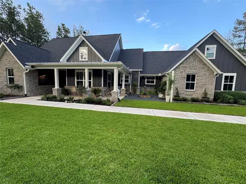10915 Ruger Rd, Willis, TX 77378