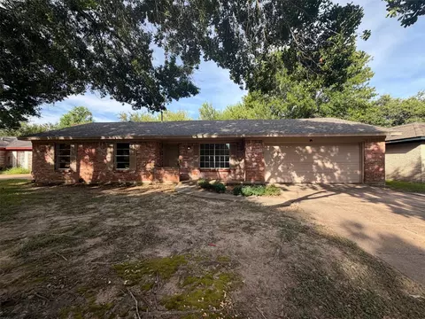 3506 Oxford Rd, Alvin, TX 77511