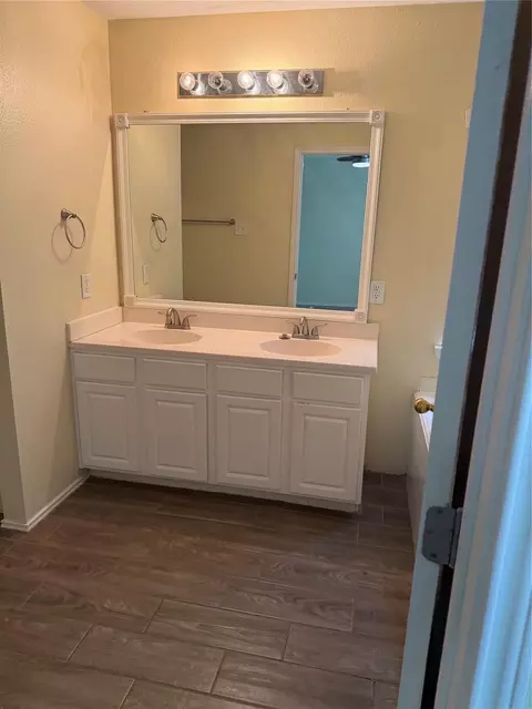 Bath - 3031 Peerless Pass Ct, Spring, TX 77373 photo 2 of 4